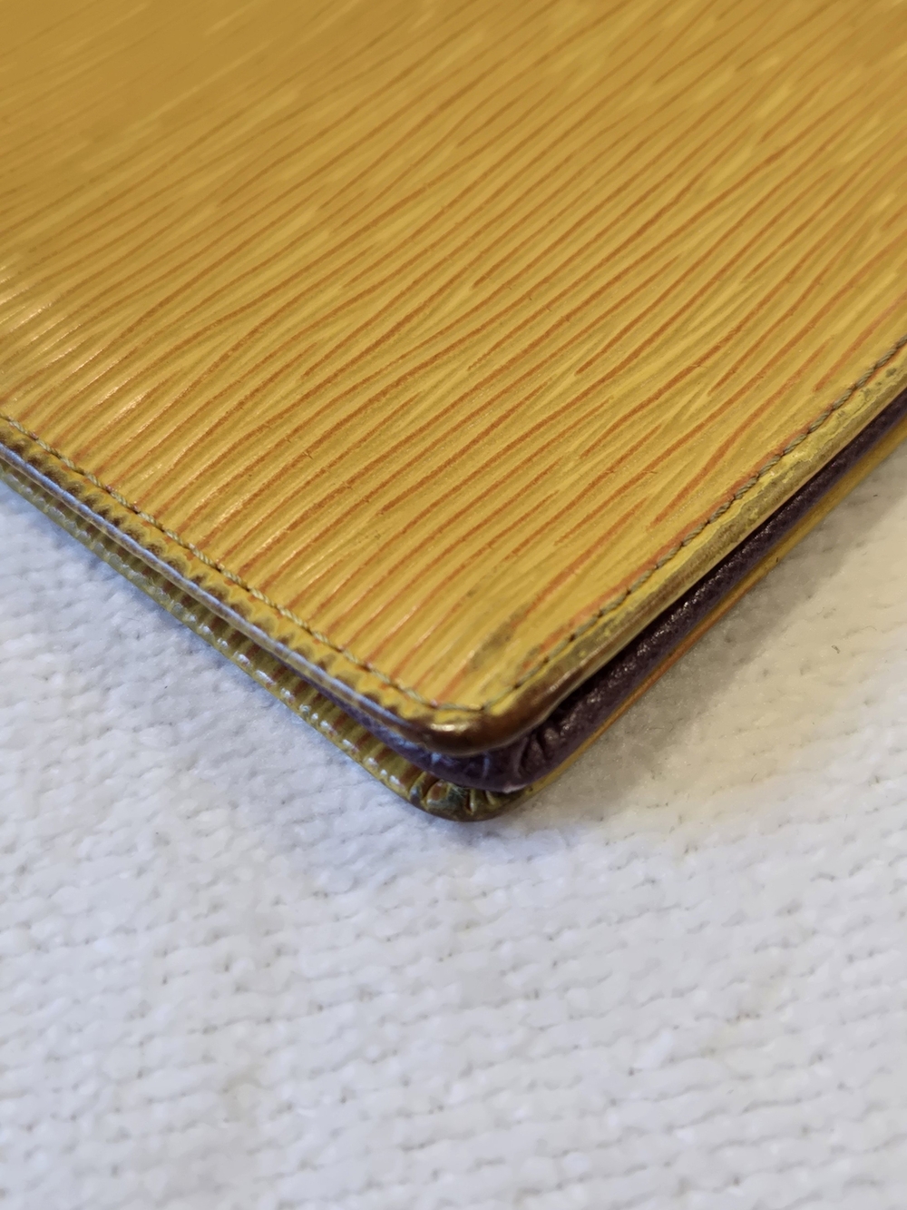 Louis Vuitton Authentic Yellow Epi Leather Long Card Holder - Picture 6 of 14